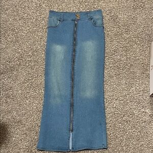 High-Waist Blue Denim Maxi Skirt with Front Zip